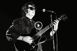 Roy Orbison – “It’s Over” from Black and White Night