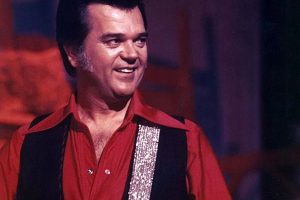 Conway Twitty – There’s a Honky Tonk Angel (Who’ll Take Me Back In)