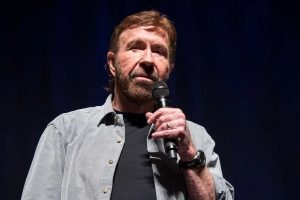Chuck Norris is fi-ghting for life – Prayers needed